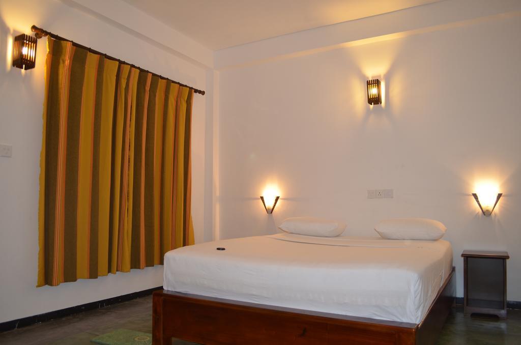 Luvi Lucas River Side Weligama Chambre photo