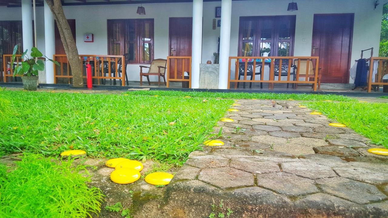 Luvi Lucas River Side Weligama Extérieur photo